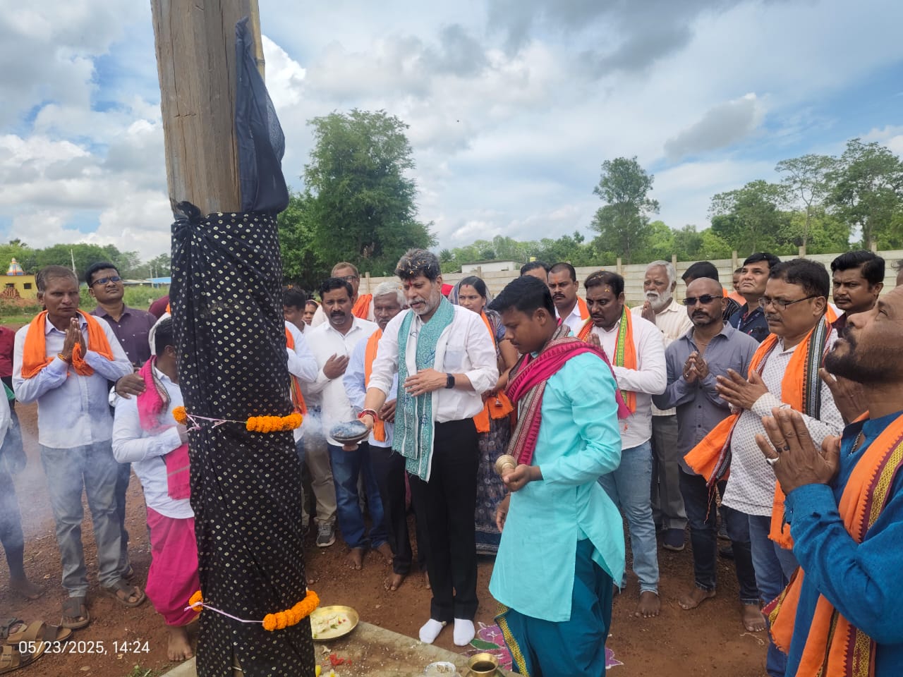 भाजपा प्रदेश अध्यक्ष एवं विधायक किरण देव ने लाखों के विकास कार्यों का किया भूमिपूजन