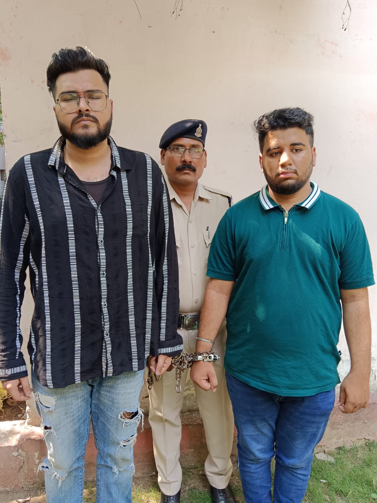 रायपुर में विदेशी मुद्रा चोरी का सनसनीखेज खुलासा: कंपनी के ही कर्मचारी निकले मास्टरमाइंड, दो गिरफ्तार, 20 हजार डॉलर बरामद