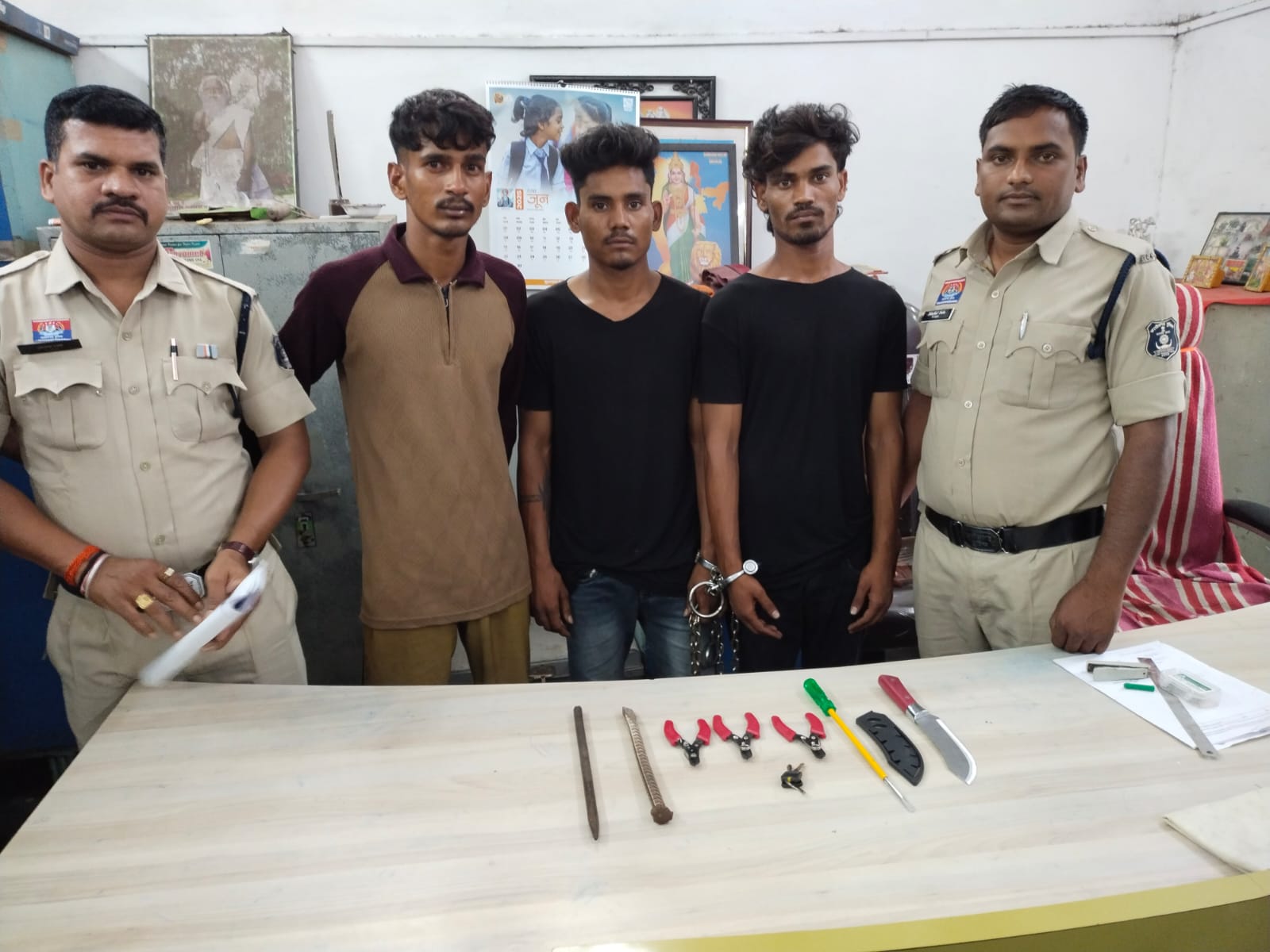 रायपुर: चोरी के प्रयास में तीन आरोपी गिरफ्तार, धारदार हथियार के साथ पकड़े गए