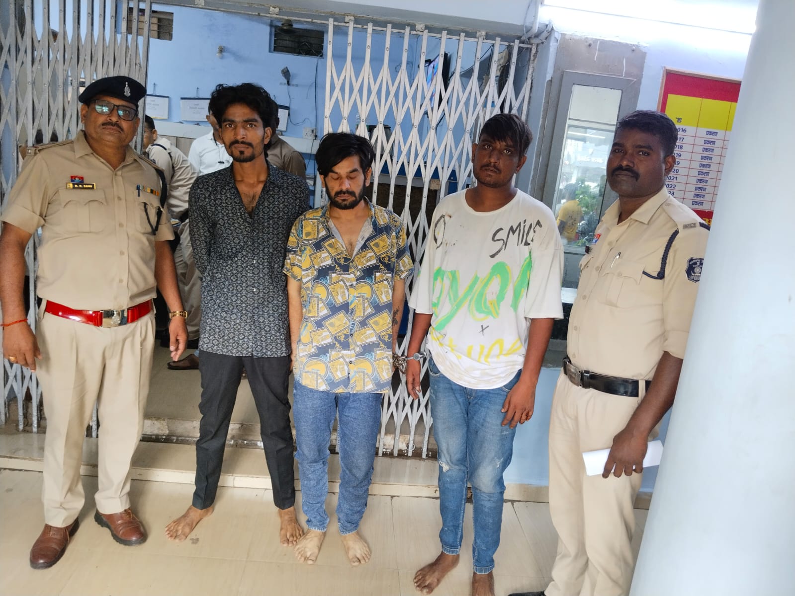 पुरानी बस्ती थाना पुलिस ने तीन लुटेरों को किया गिरफ्तार