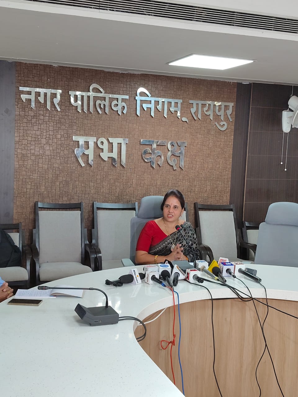 महापौर का बड़ा बयान इंदौर की तर्ज पर रायपुर में सफाई और विकास को मिलेगी नई दिशा – मीनल चौबे