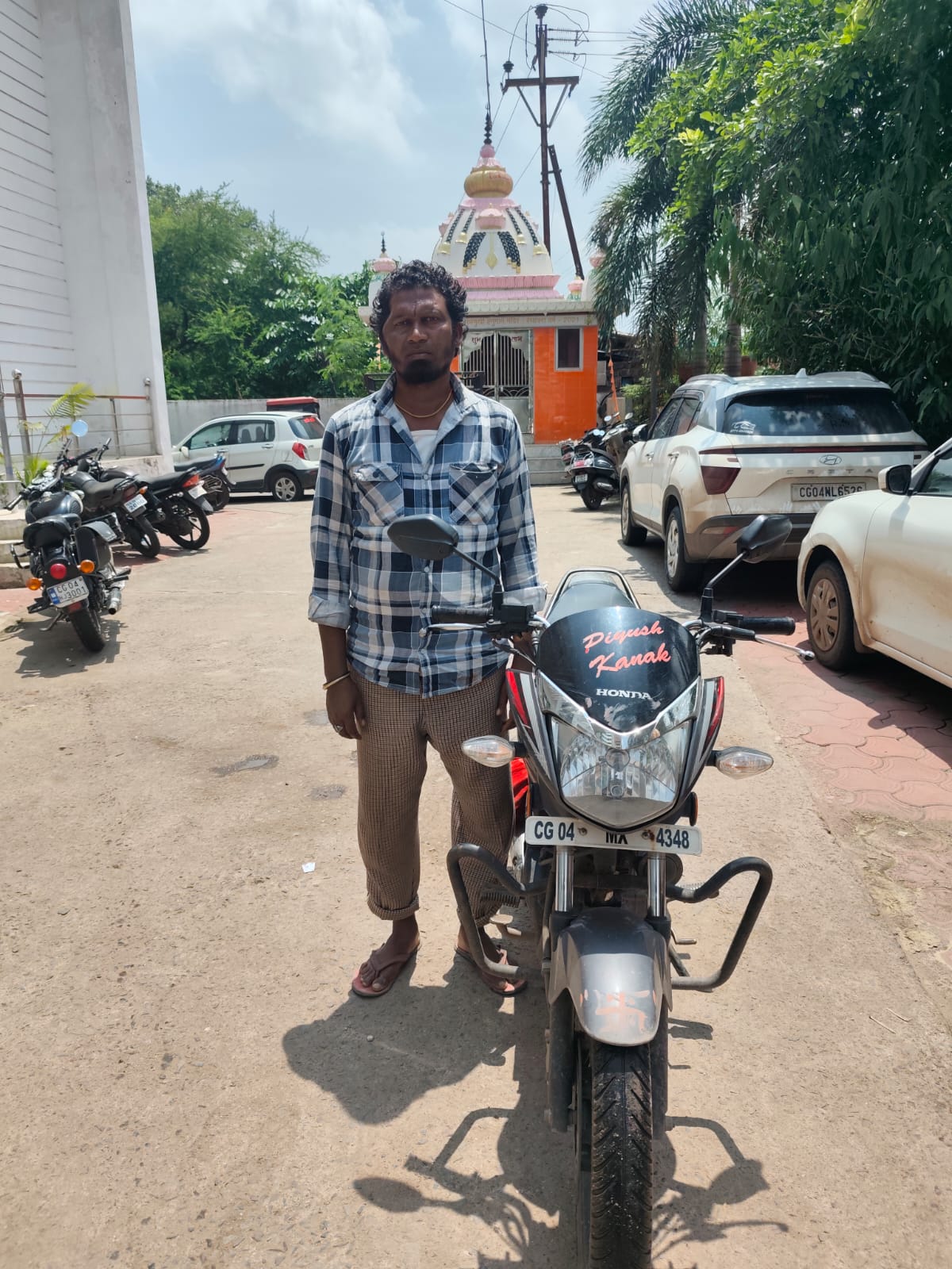 दोपहिया वाहन चोरी का आरोपी धराया, चोरी की बाइक बरामद