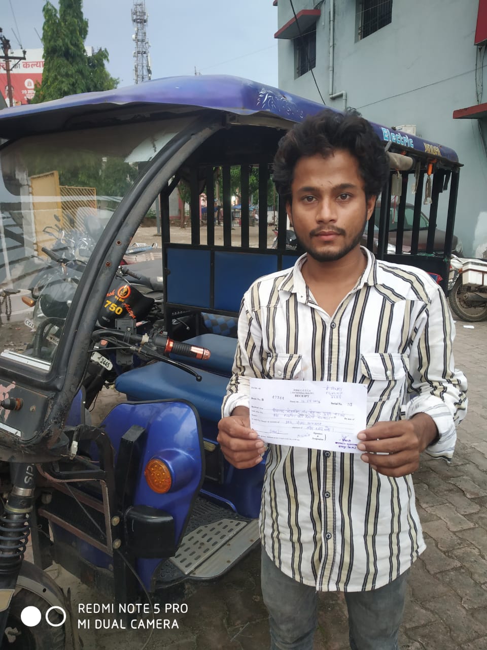 ई-रिक्शा स्टंट महंगा पड़ा, 3000 रुपये जुर्माना