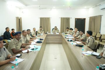 IG रायपुर ने ली अपराध समीक्षा बैठक, NDPS और साइबर अपराधों पर सख्त निर्देश