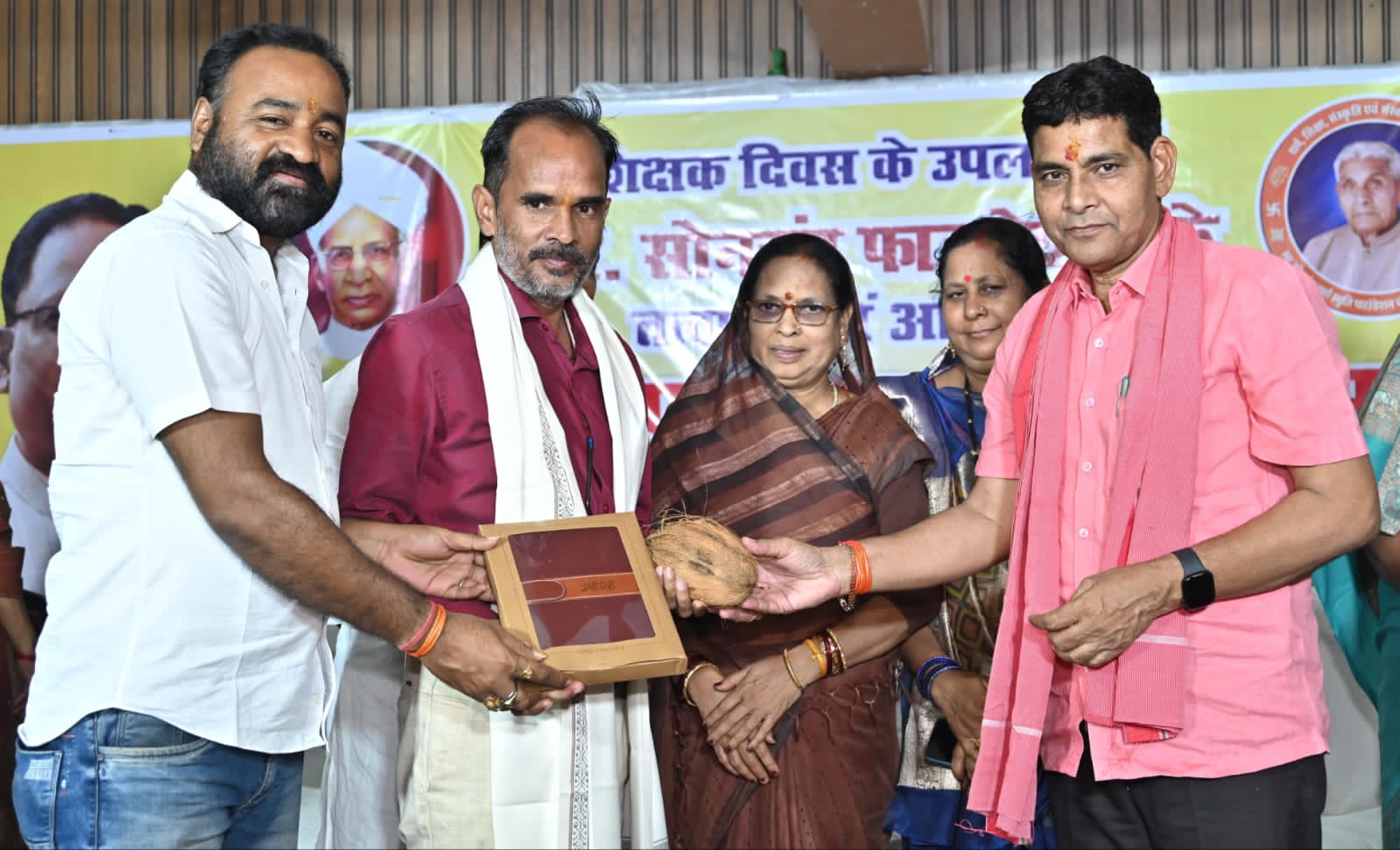 शिक्षक-पत्रकार सम्मान समारोह में बोले मंत्री वर्मा: समाज के पथप्रदर्शक हैं गुरु व पत्रकार