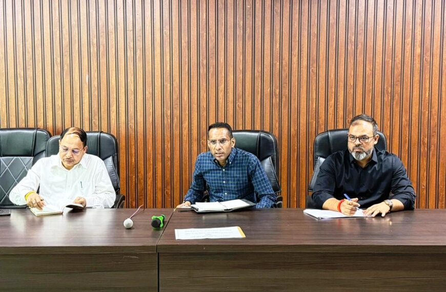 बेहतर समन्वय से निर्माण कार्यों में लाएं तेजी : बंसल