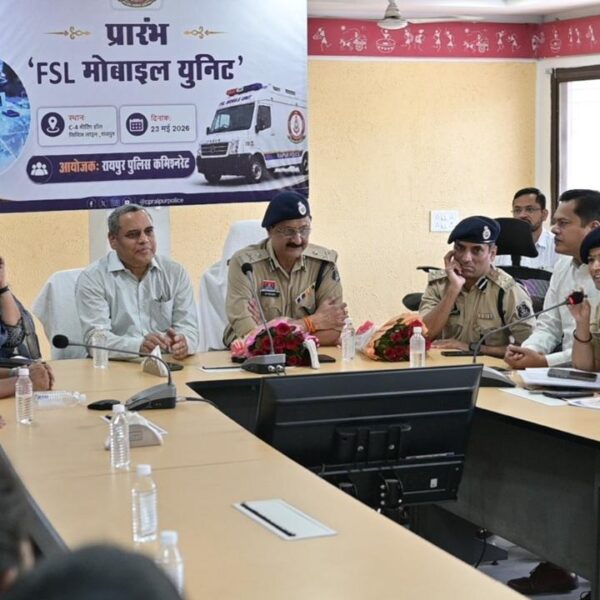 रायपुर पुलिस को मिली अत्याधुनिक मोबाइल फोरेंसिक वैन