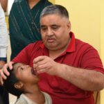 लखनपुर से पल्स पोलियो अभियान शुरू, मंत्री ने बच्चों को पिलाई दो बूंद